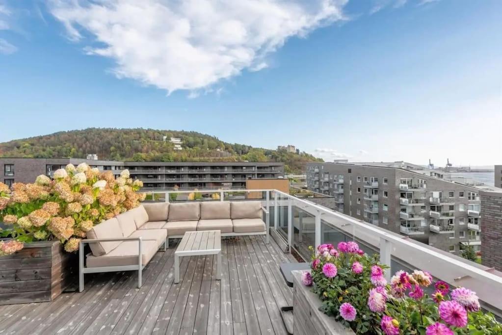 Luxury 2-bedroom With Seaview In Center Appartamento